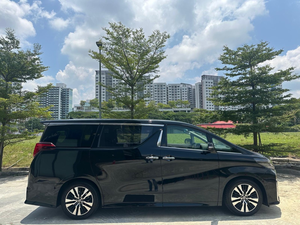 Toyota Alphard 2.5A S C-Package Moonroof