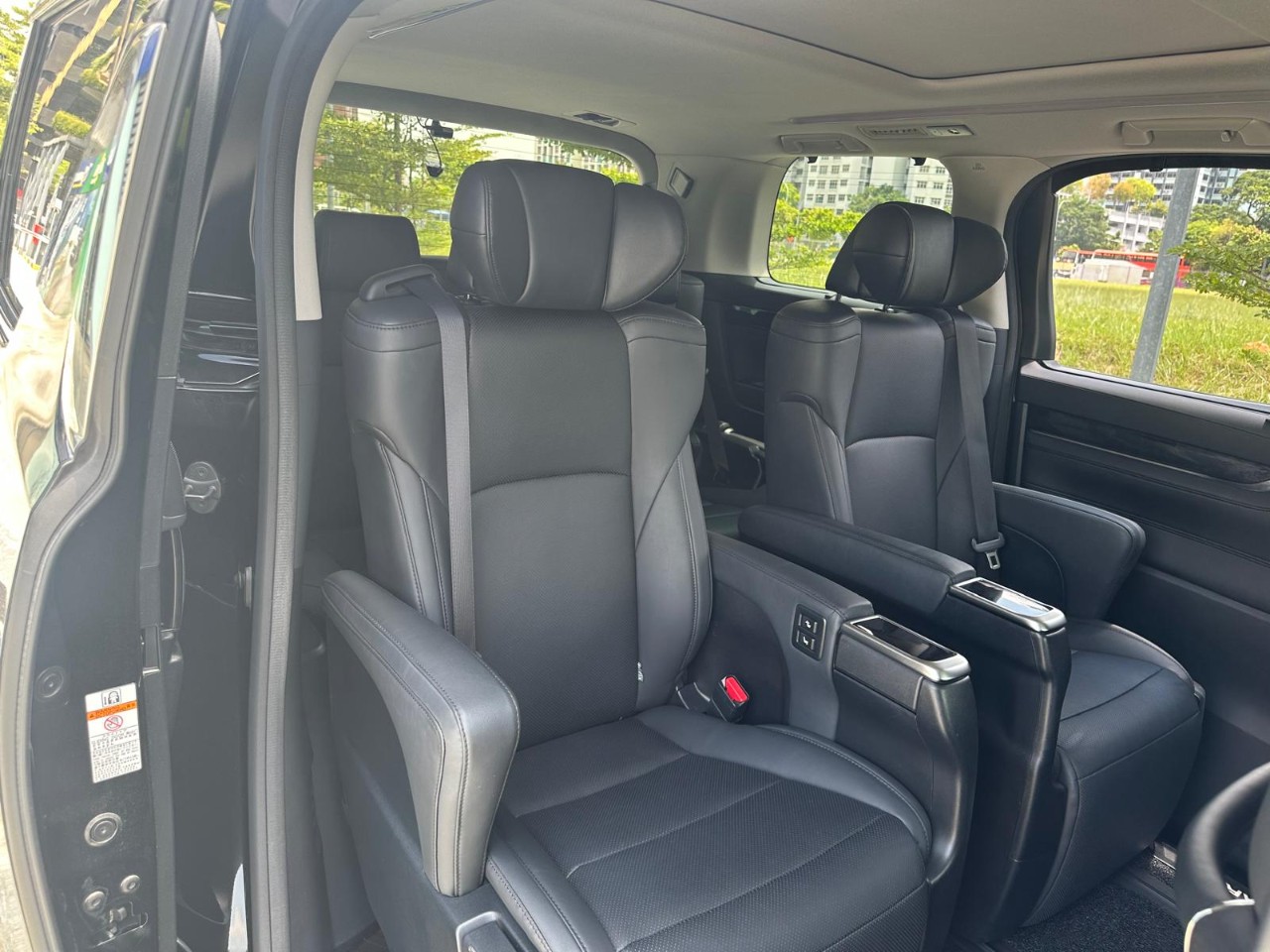 Toyota Alphard 2.5A S C-Package Moonroof