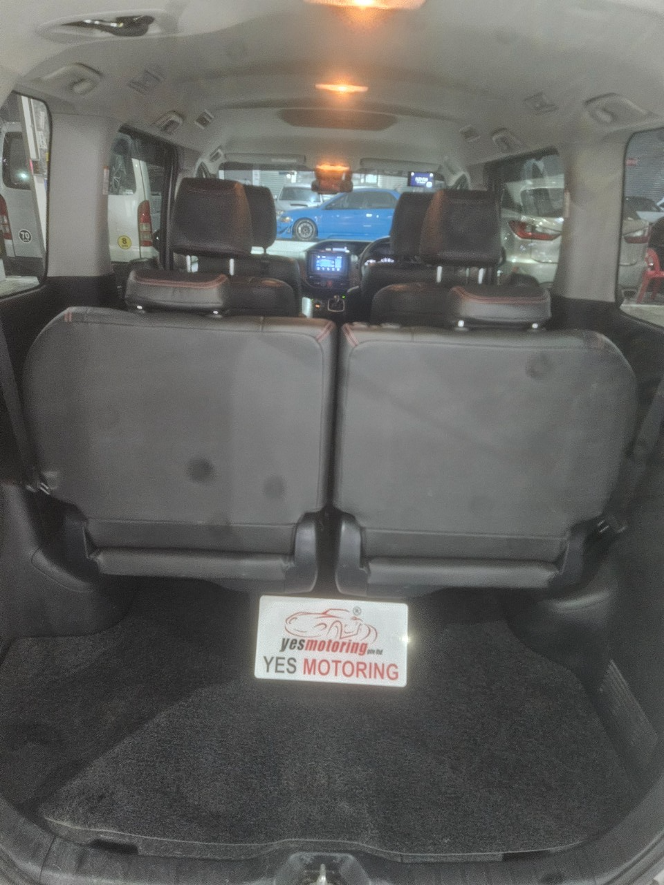 Toyota Noah Hybrid 1.8A 