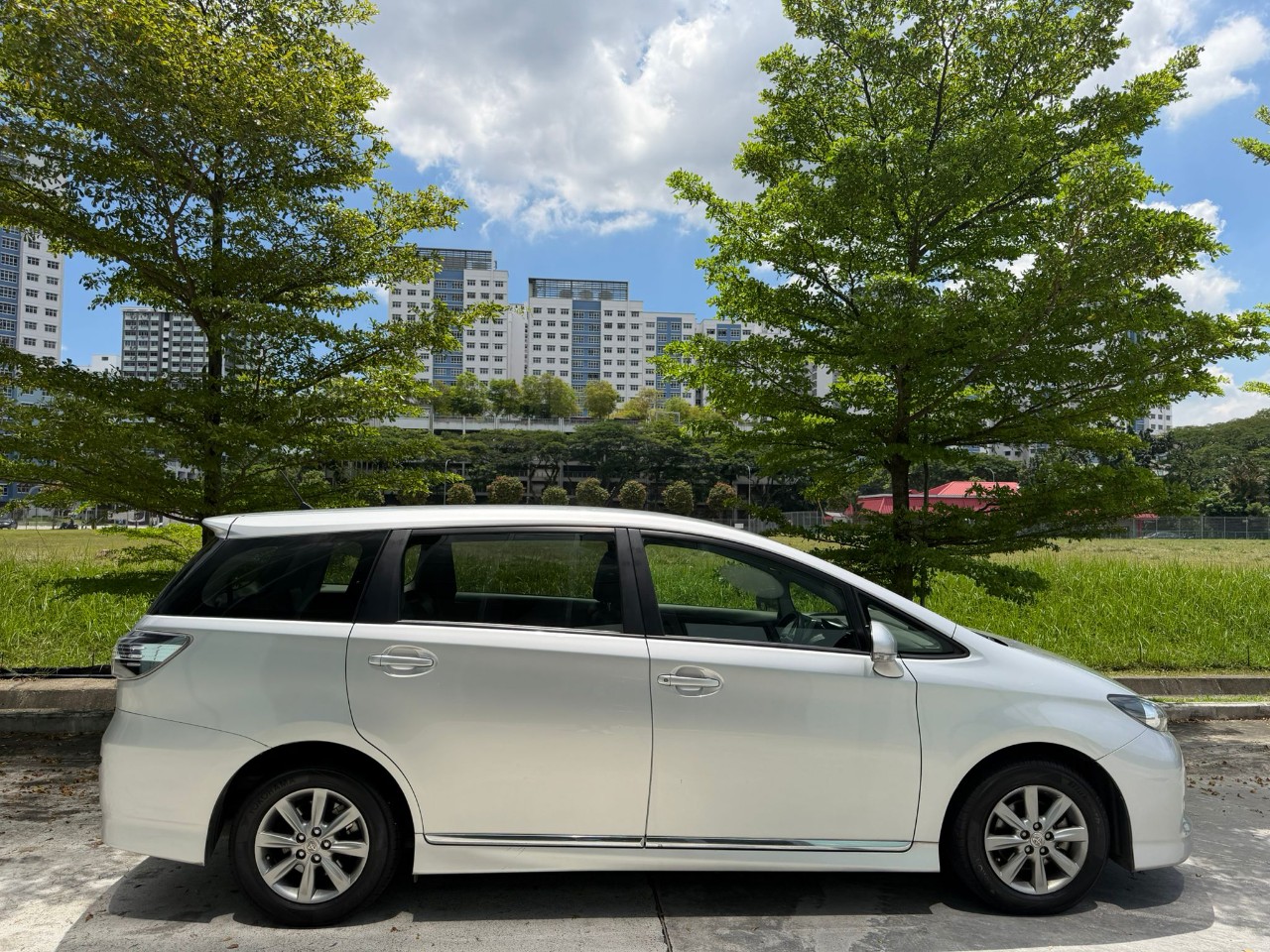 Toyota Wish 1.8A Elegance 