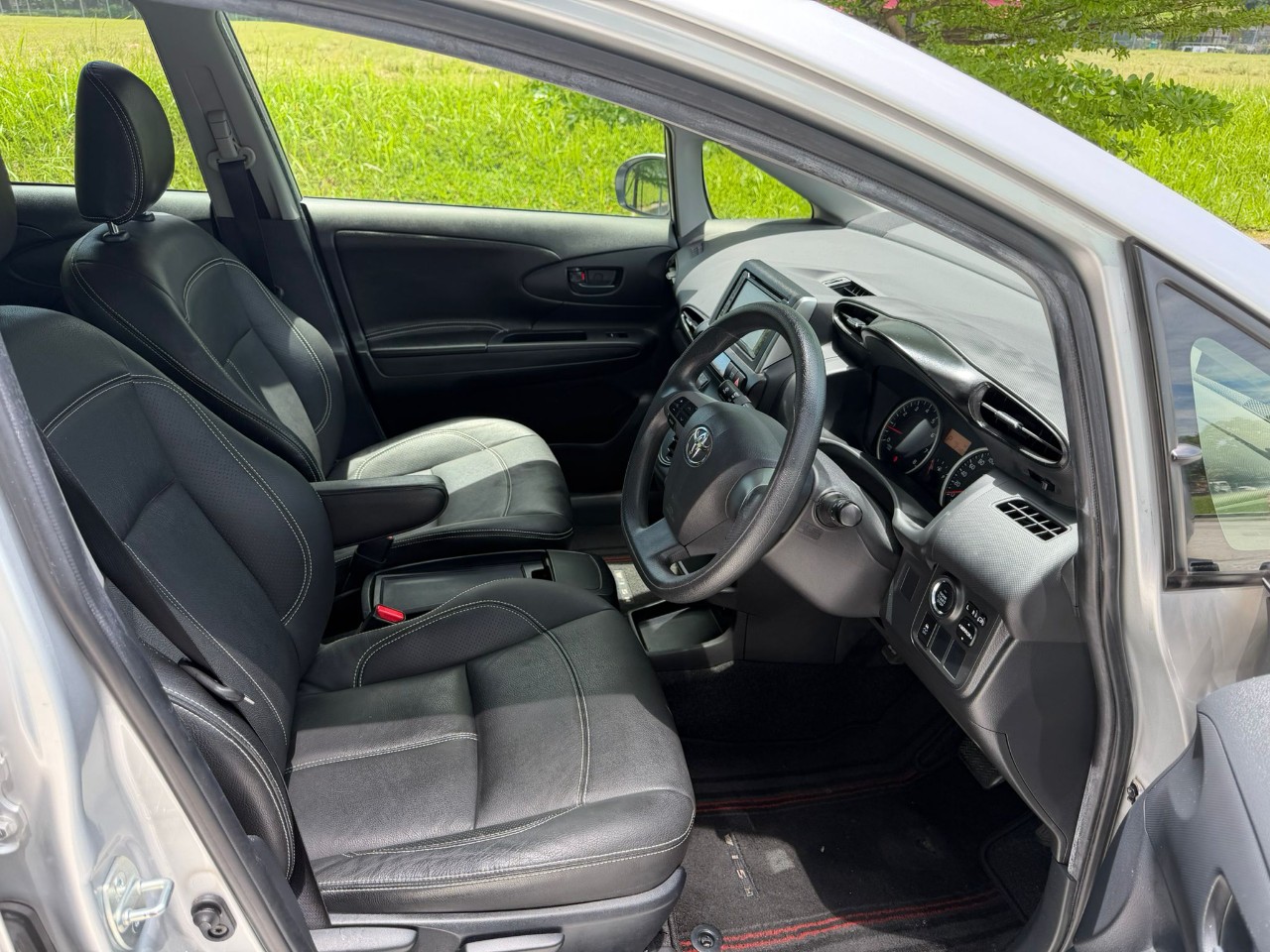 Toyota Wish 1.8A Elegance 