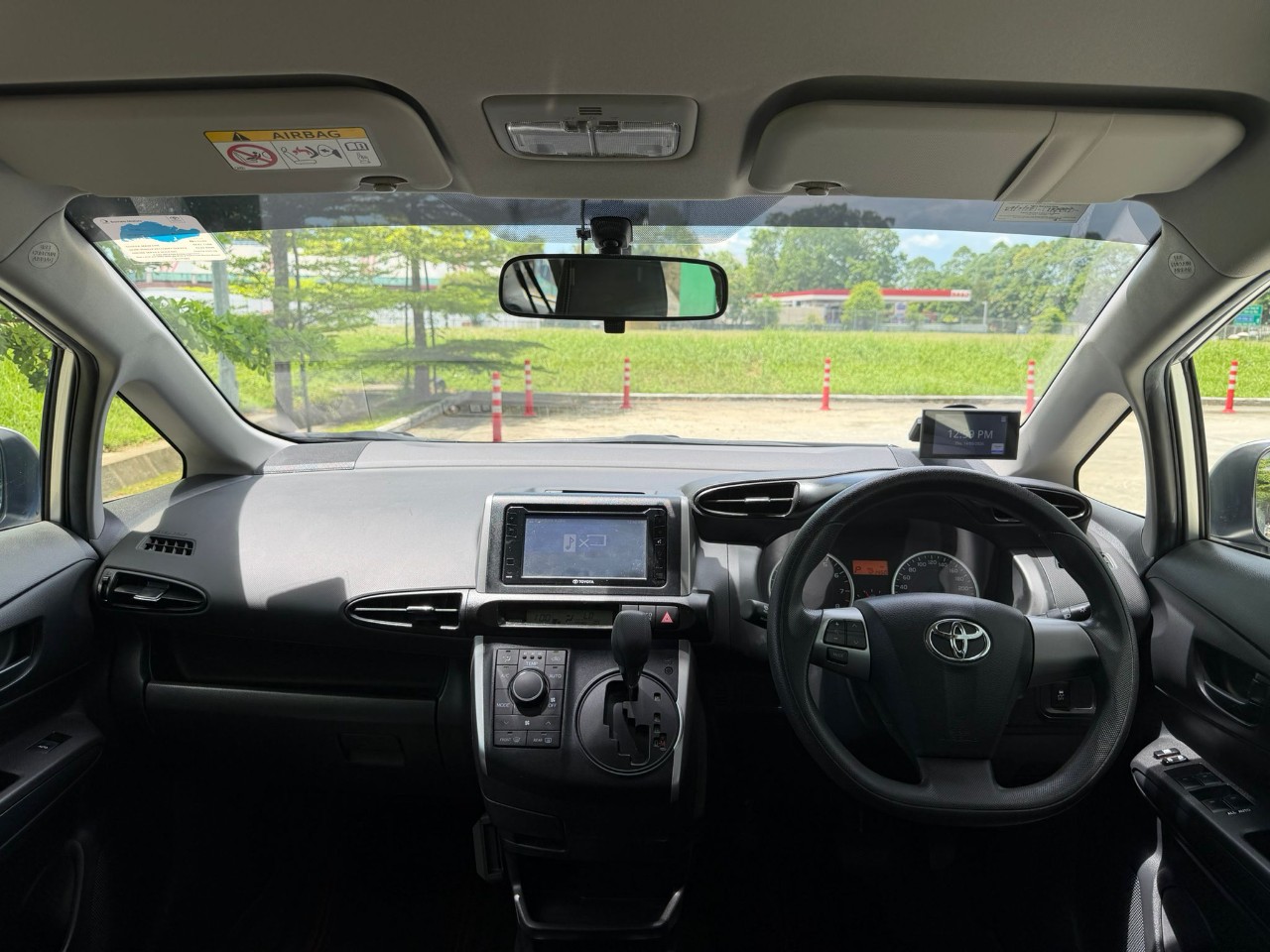 Toyota Wish 1.8A Elegance 